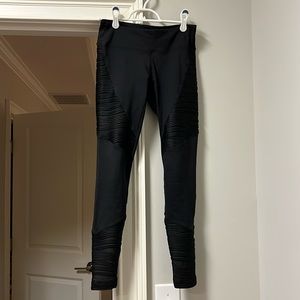 Black Koral leggings